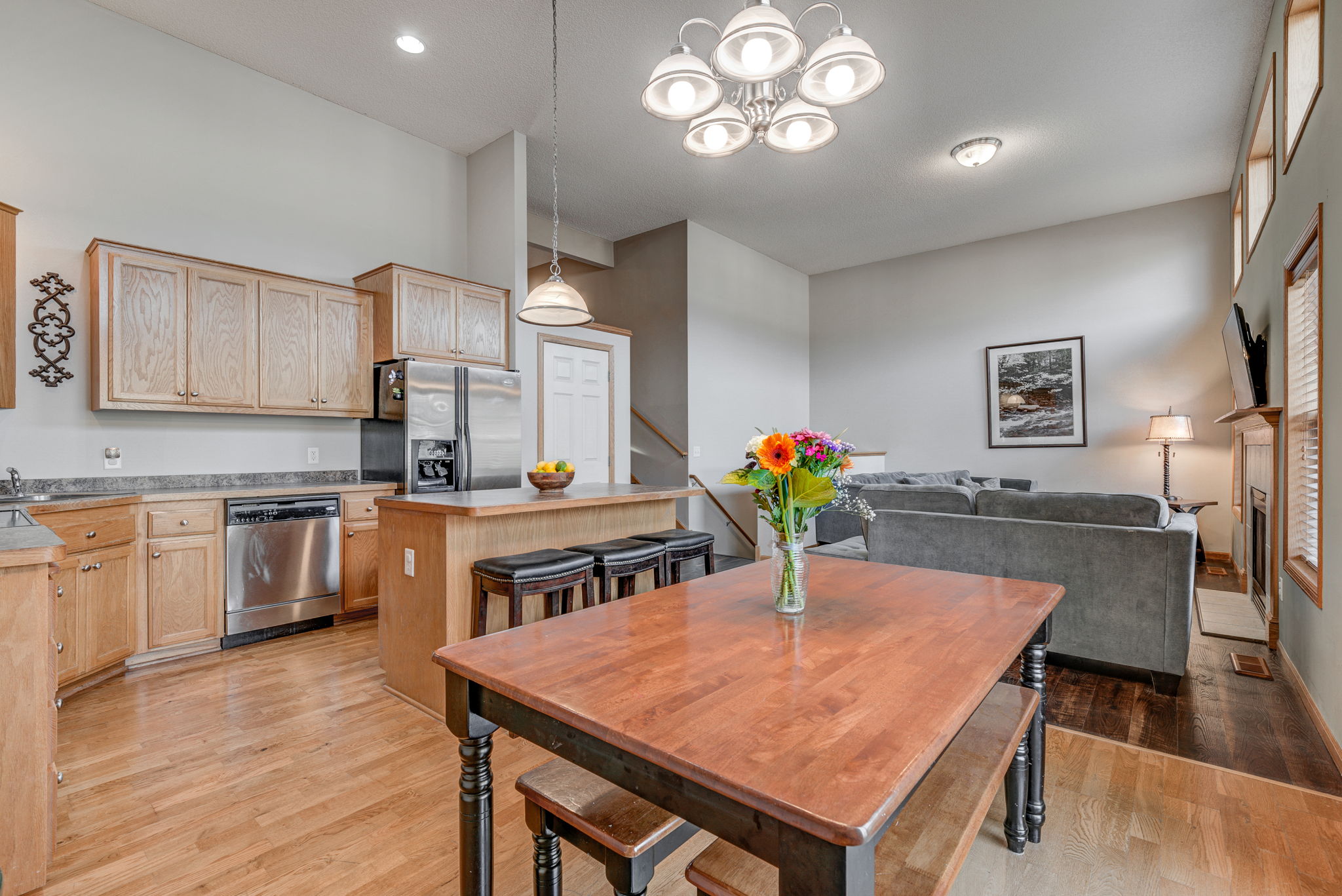 Kitchen/Eating Area