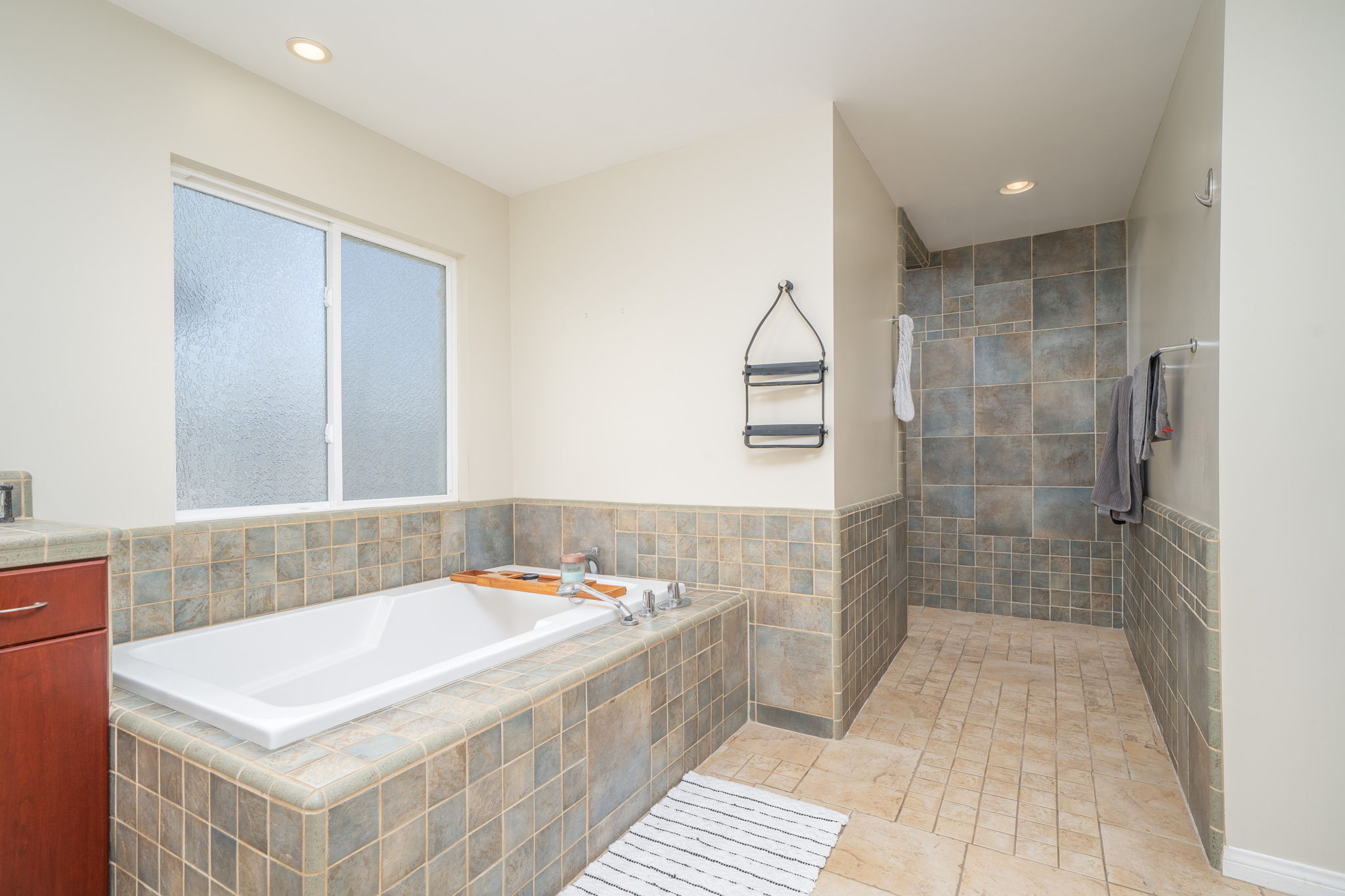 5531 Cornwall Ave, Riverside, CA 92506, US Photo 34