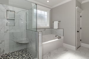 Owner's En-Suite Bath