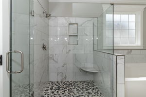 Owner's En-Suite Bath
