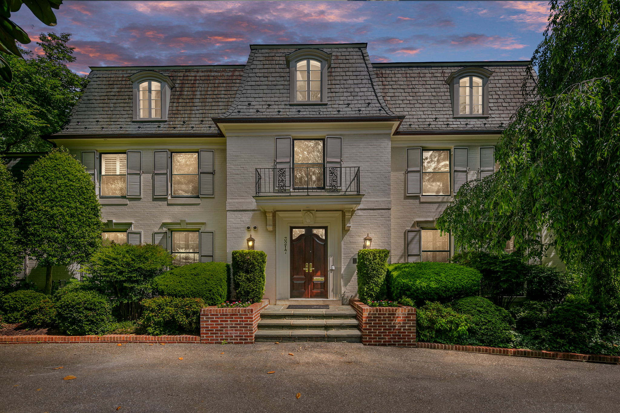 3217 Farmington Dr, Chevy Chase, MD 20815, US Photo 1