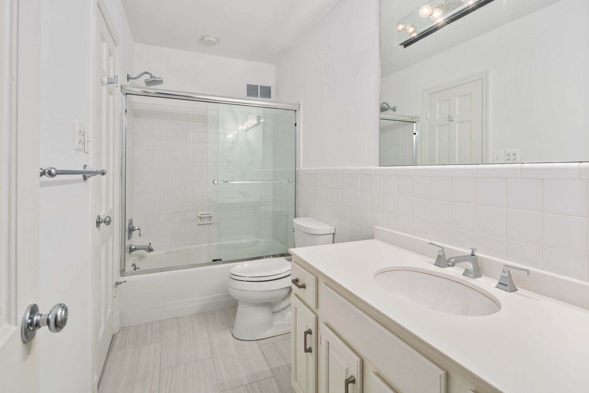 3217 Farmington Dr, Chevy Chase, MD 20815, US Photo 38