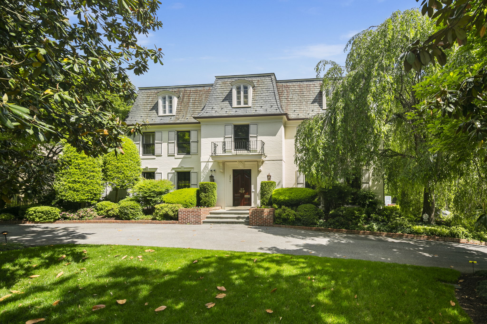 3217 Farmington Dr, Chevy Chase, MD 20815, US Photo 2