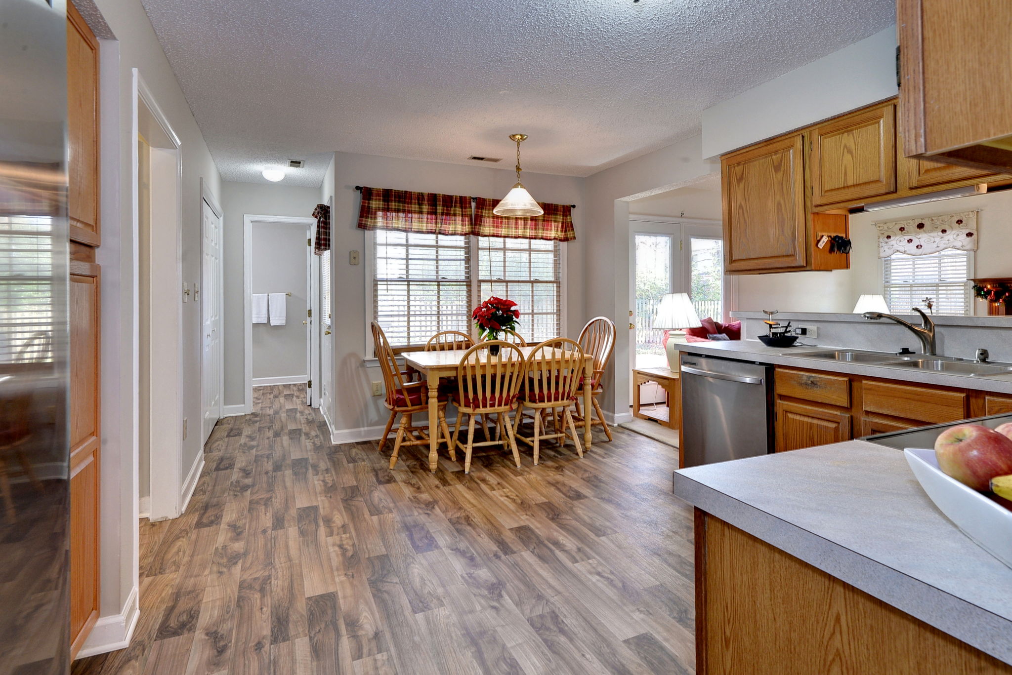 408 Peachtree Ln, Yorktown, VA 23693, US Photo 12