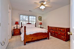408 Peachtree Ln, Yorktown, VA 23693, US Photo 20