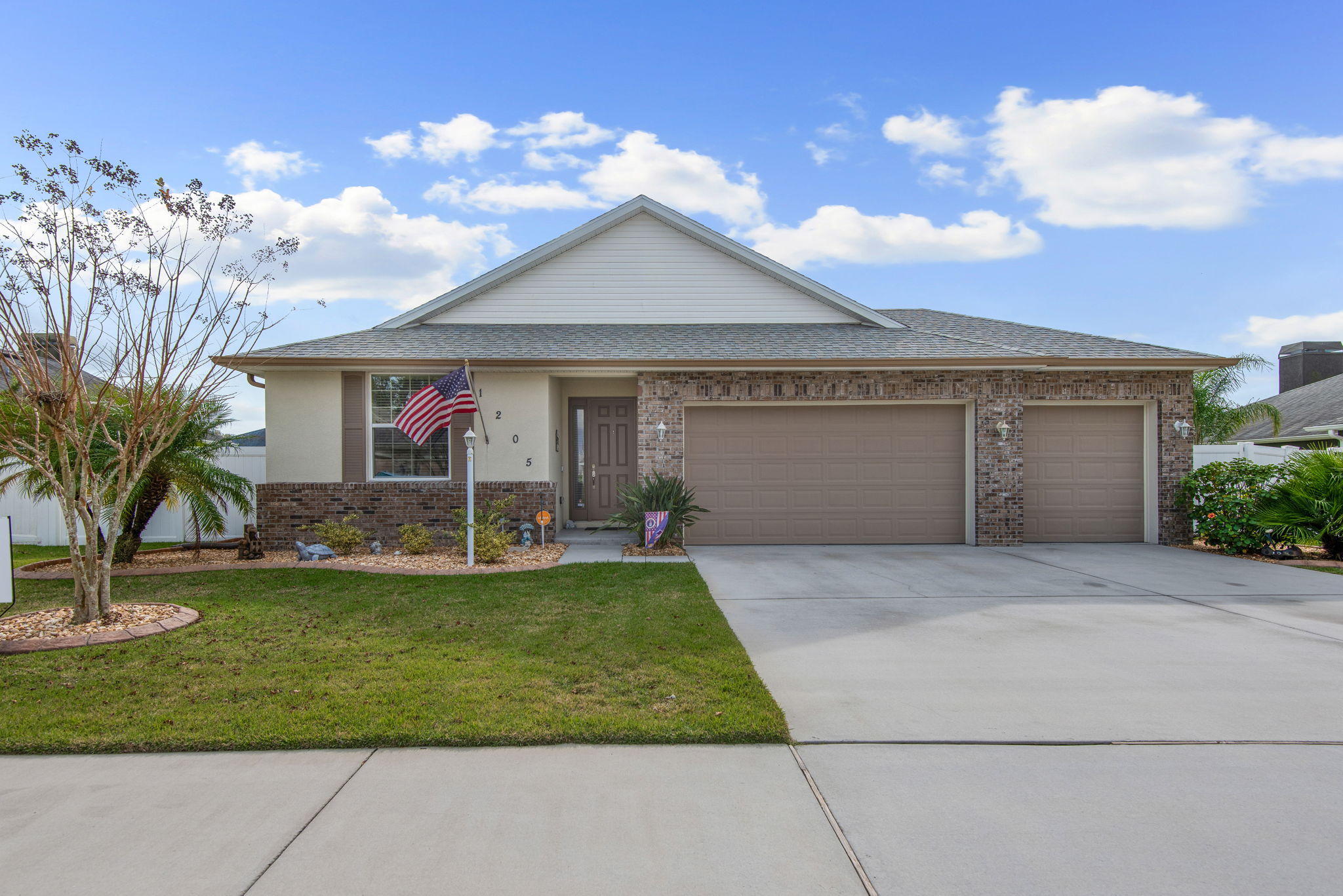 1205 Spotted Lilac Ln, Plant City, FL 33563, US Photo 2