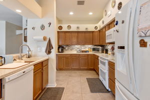 1205 Spotted Lilac Ln, Plant City, FL 33563, US Photo 7