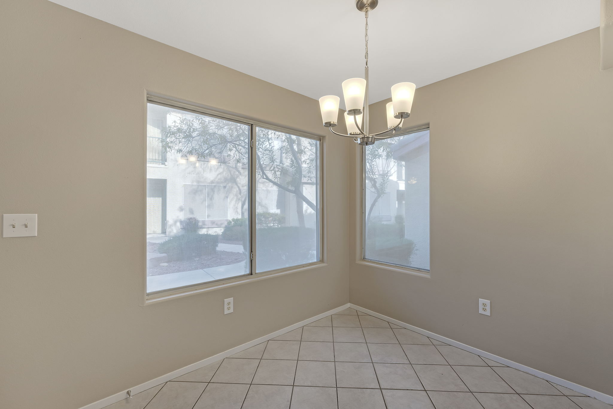 5710 E Tropicana Ave, Las Vegas, NV 89122, USA Photo 16