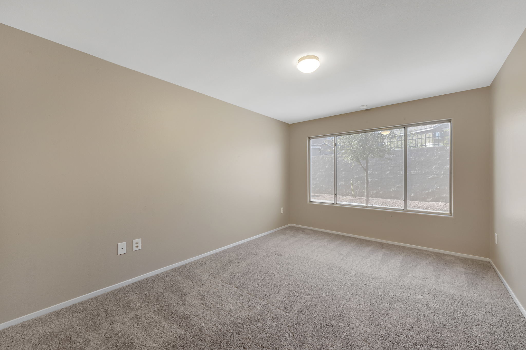 5710 E Tropicana Ave, Las Vegas, NV 89122, USA Photo 24