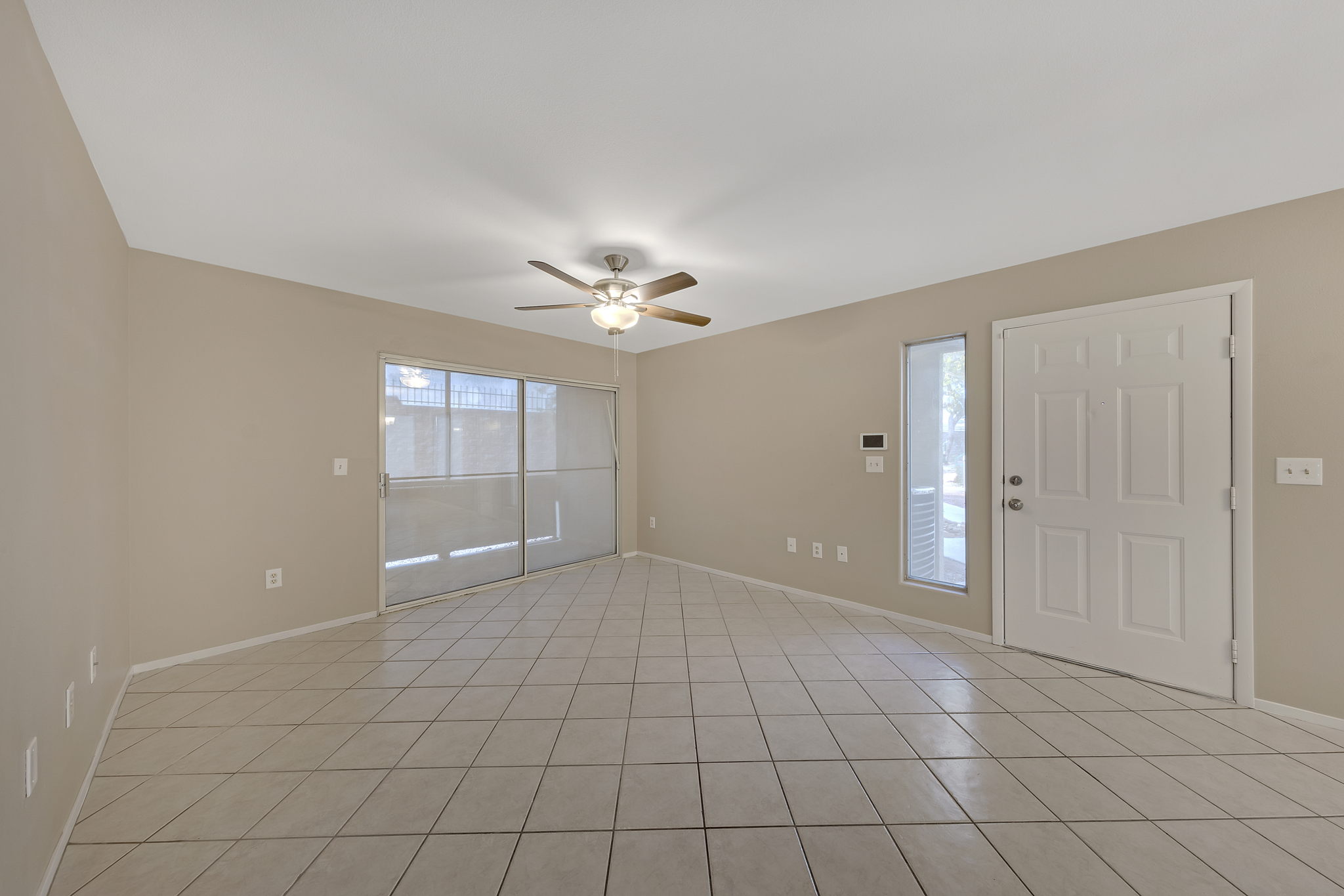 5710 E Tropicana Ave, Las Vegas, NV 89122, USA Photo 12