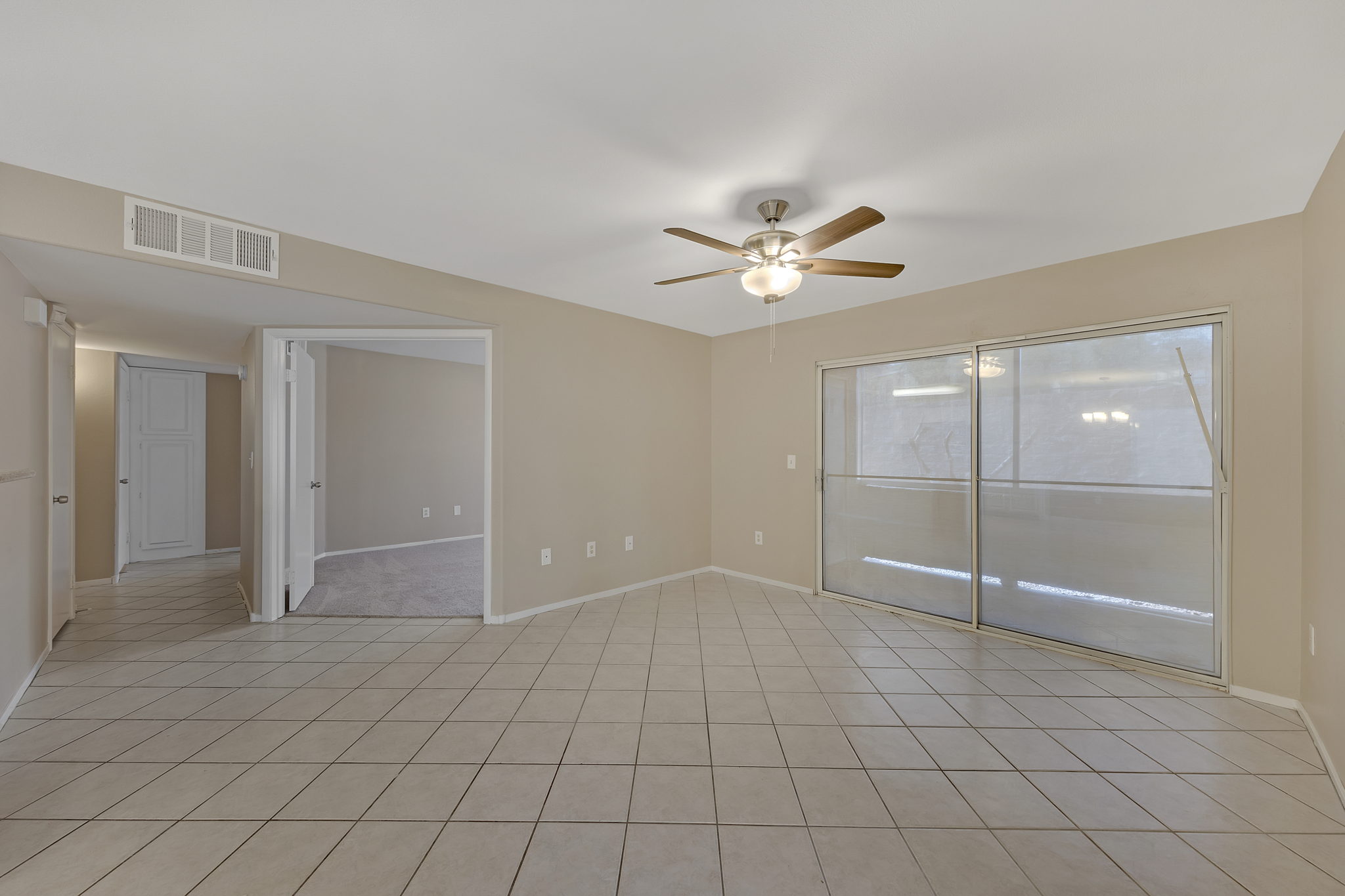 5710 E Tropicana Ave, Las Vegas, NV 89122, USA Photo 13