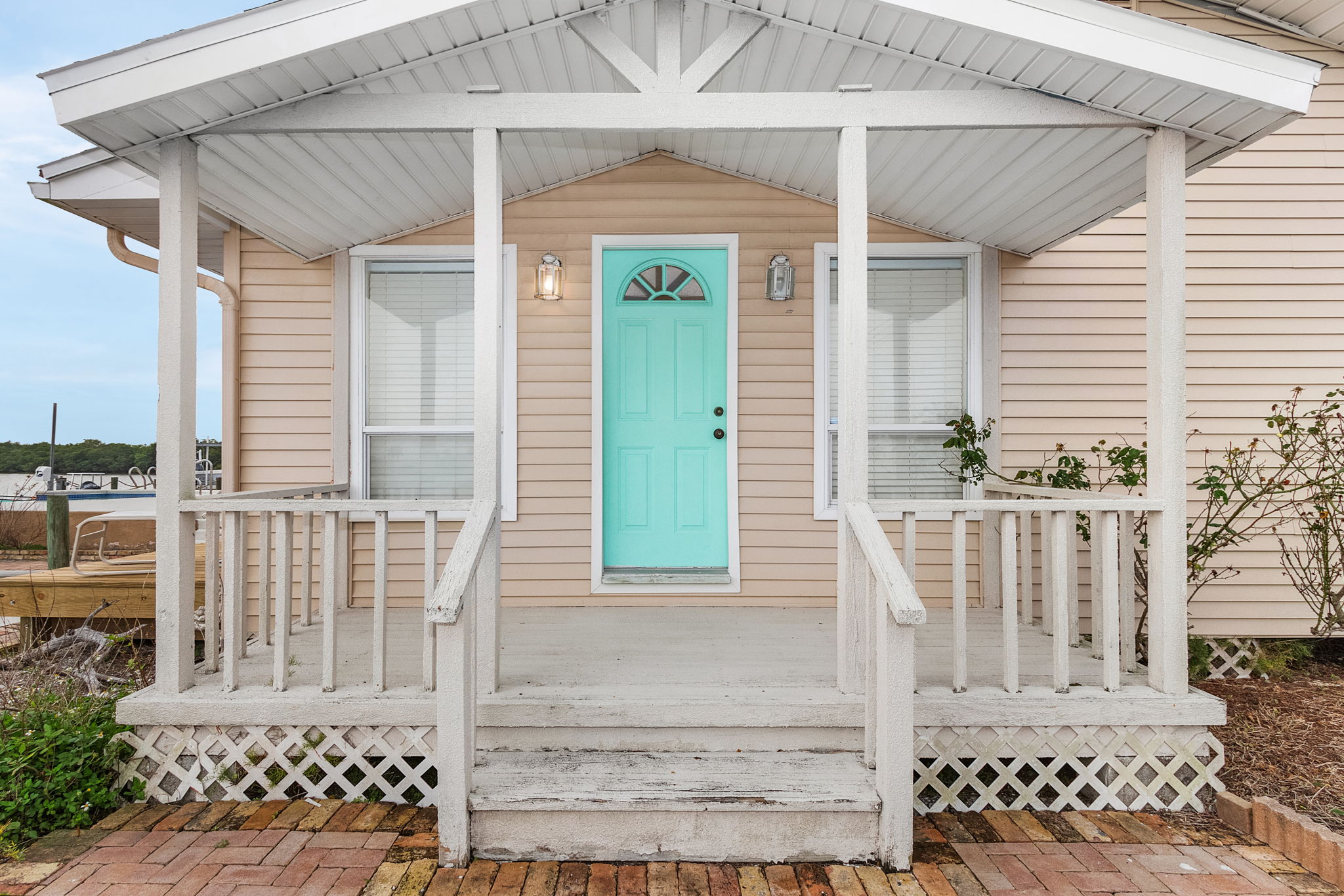 4811 Pine Island Rd, Matlacha, FL 33993, US Photo 2