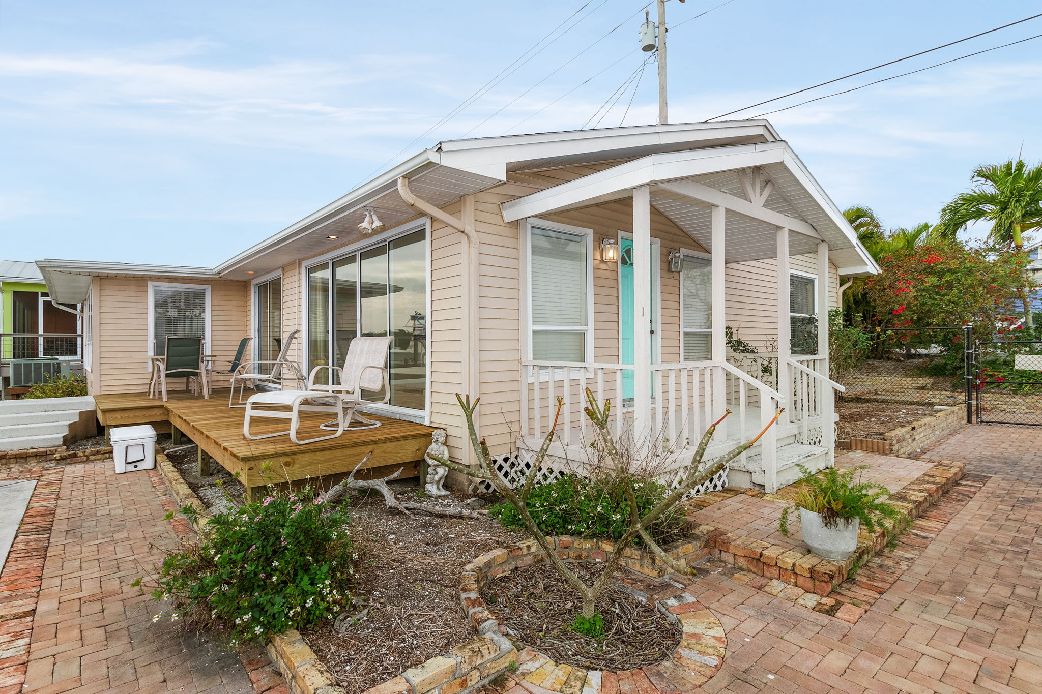 4811 Pine Island Rd, Matlacha, FL 33993, US Photo 1