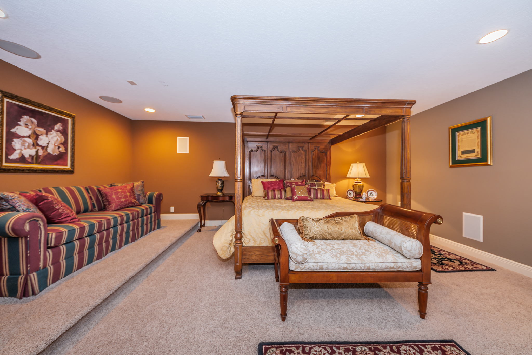 Upper Level Bedroom1b