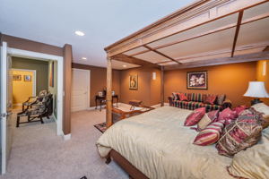 Upper Level Bedroom1e