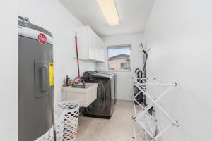 419 Pinecrest Ct, Cape Coral, FL 33904, USA Photo 8