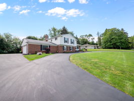 5833 Cochise Dr, West Bloomfield Township, MI 48322, USA Photo 2