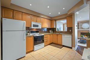 2109 Glenhampton Rd, Oakville, ON L6M 3W9, CA Photo 9