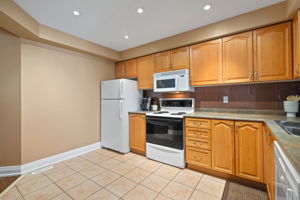 2109 Glenhampton Rd, Oakville, ON L6M 3W9, CA Photo 12