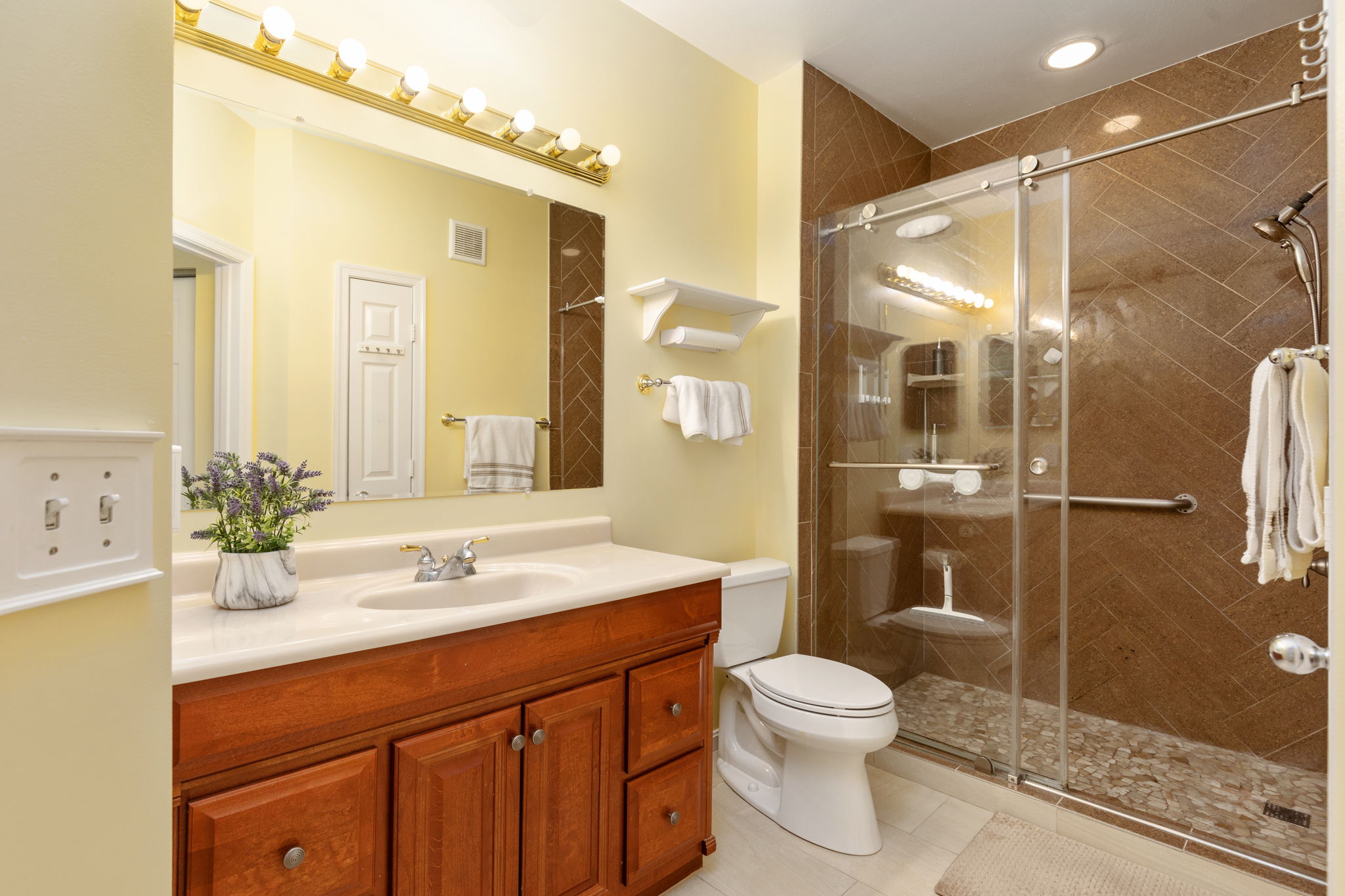 4131 Fountainside Ln J103, Fairfax, VA 22030, US Photo 14