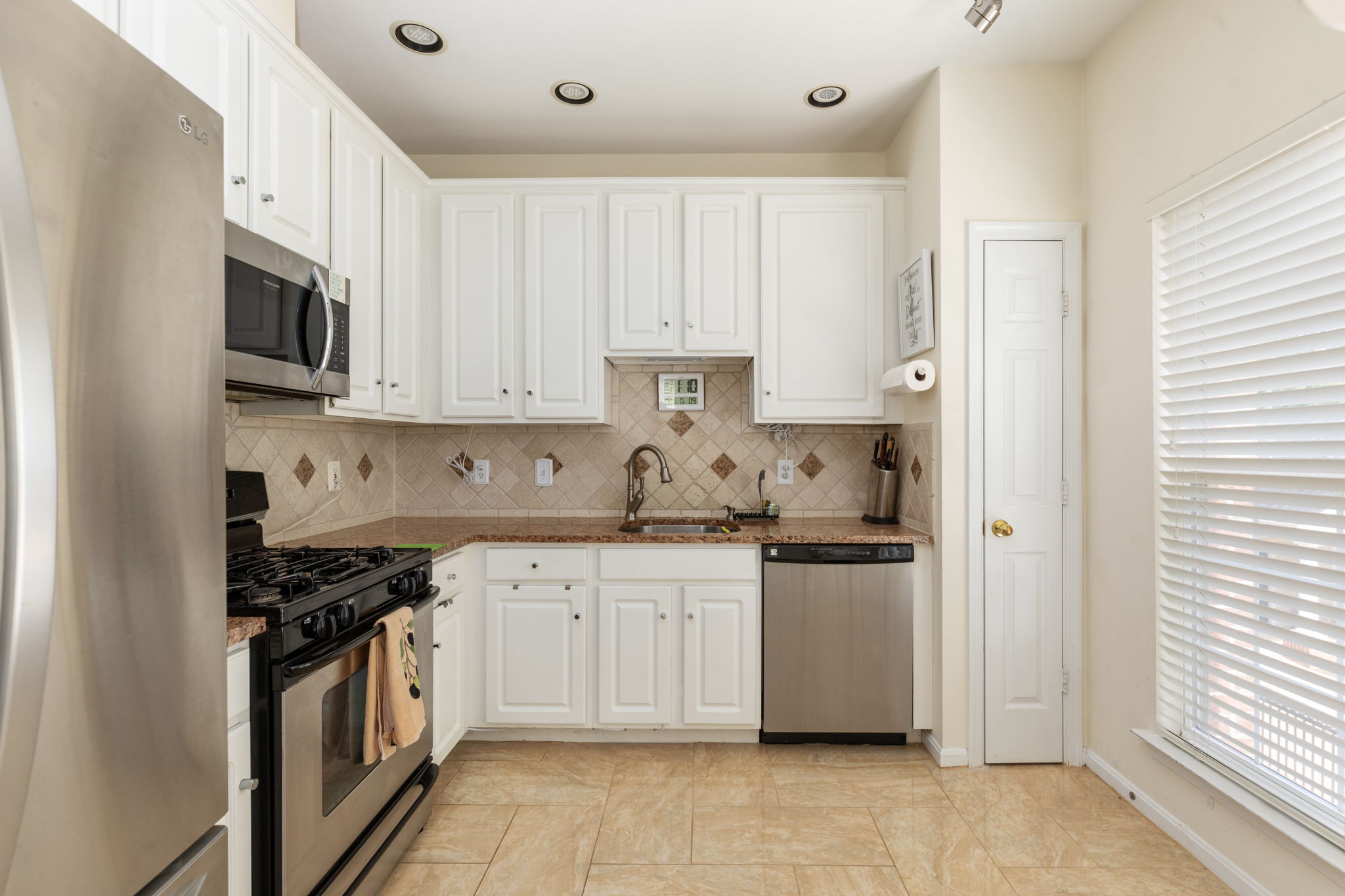 4131 Fountainside Ln J103, Fairfax, VA 22030, US Photo 8