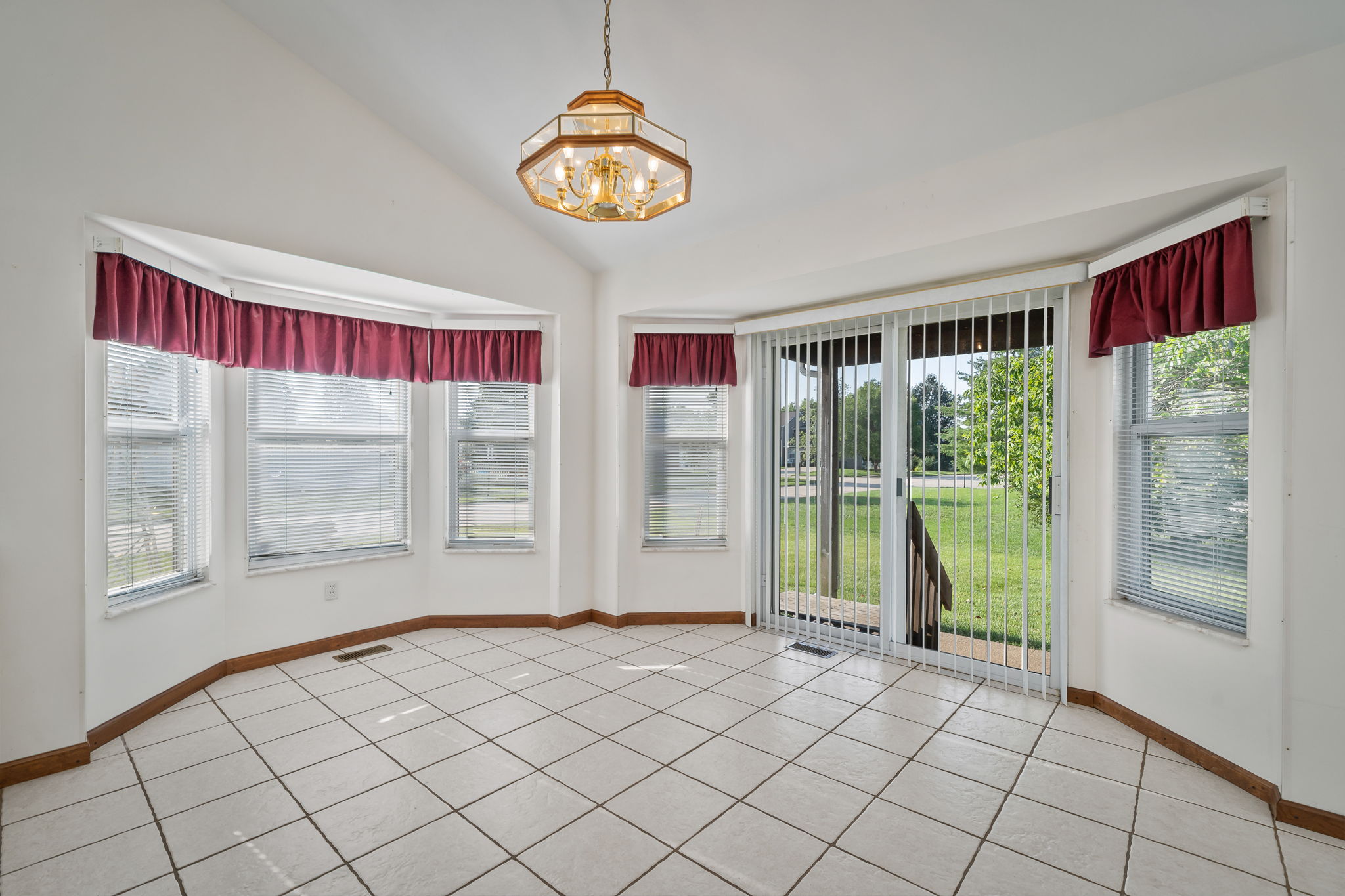 2 Sassafras Parc Ct, O'Fallon, MO 63368, USA Photo 11