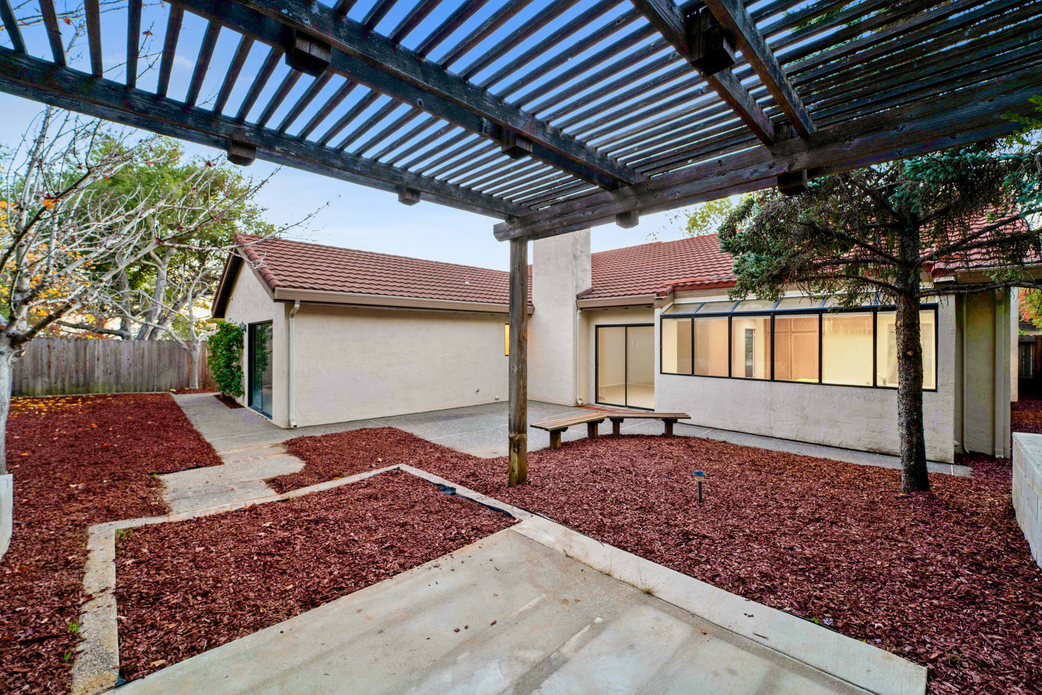 17252 Columbia Dr, Castro Valley Andrew De Vries, MBA