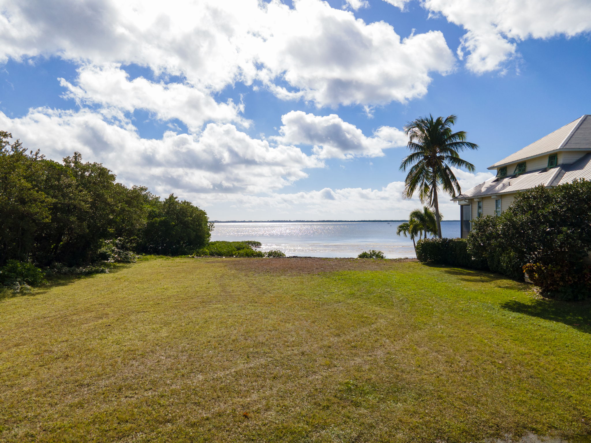 2288 Macadamia St, Saint James City, FL 33956 VisualPRO Photography