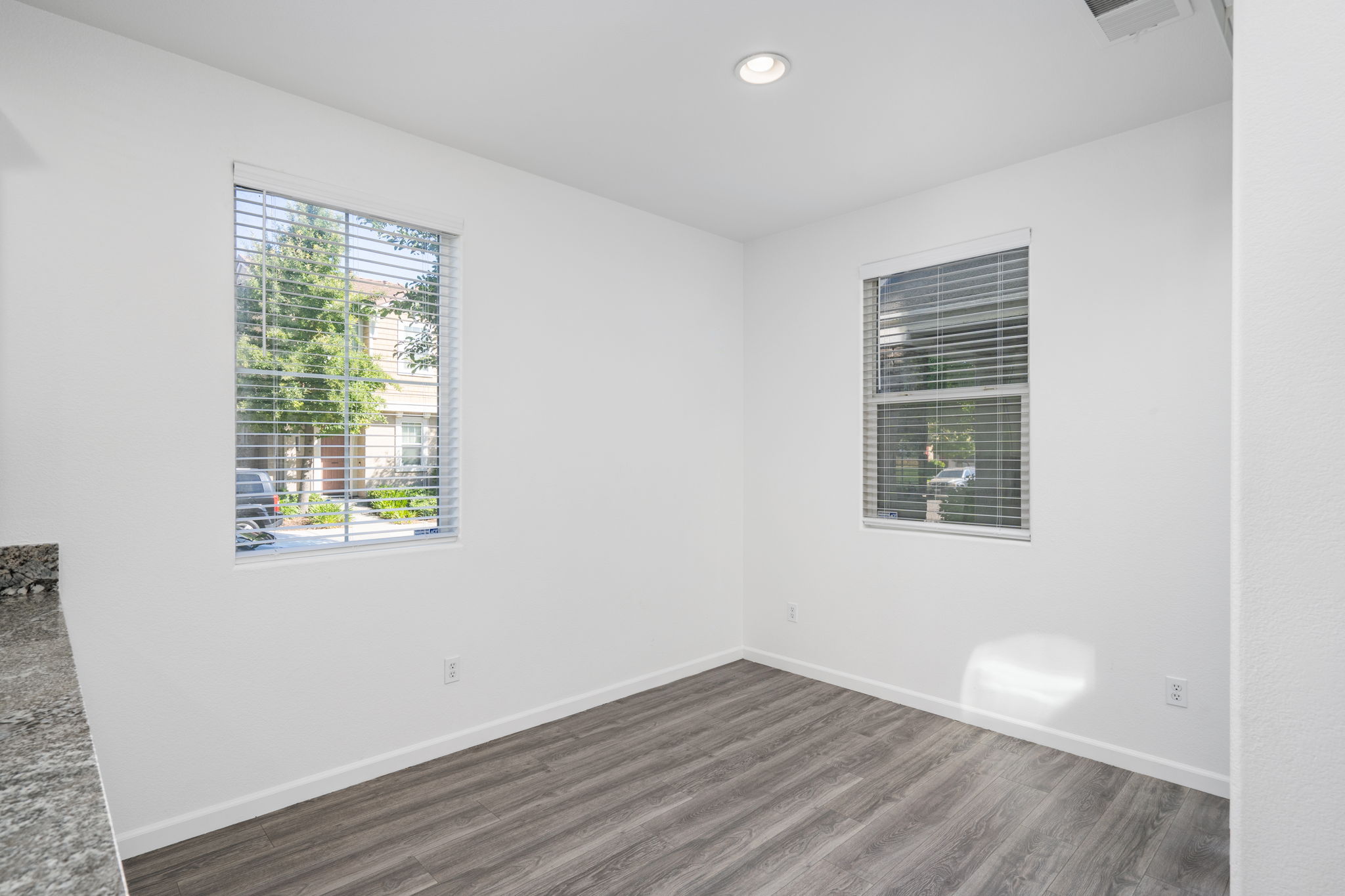 3020 Tice Creek Way, Sacramento, CA 95833, USA Photo 9