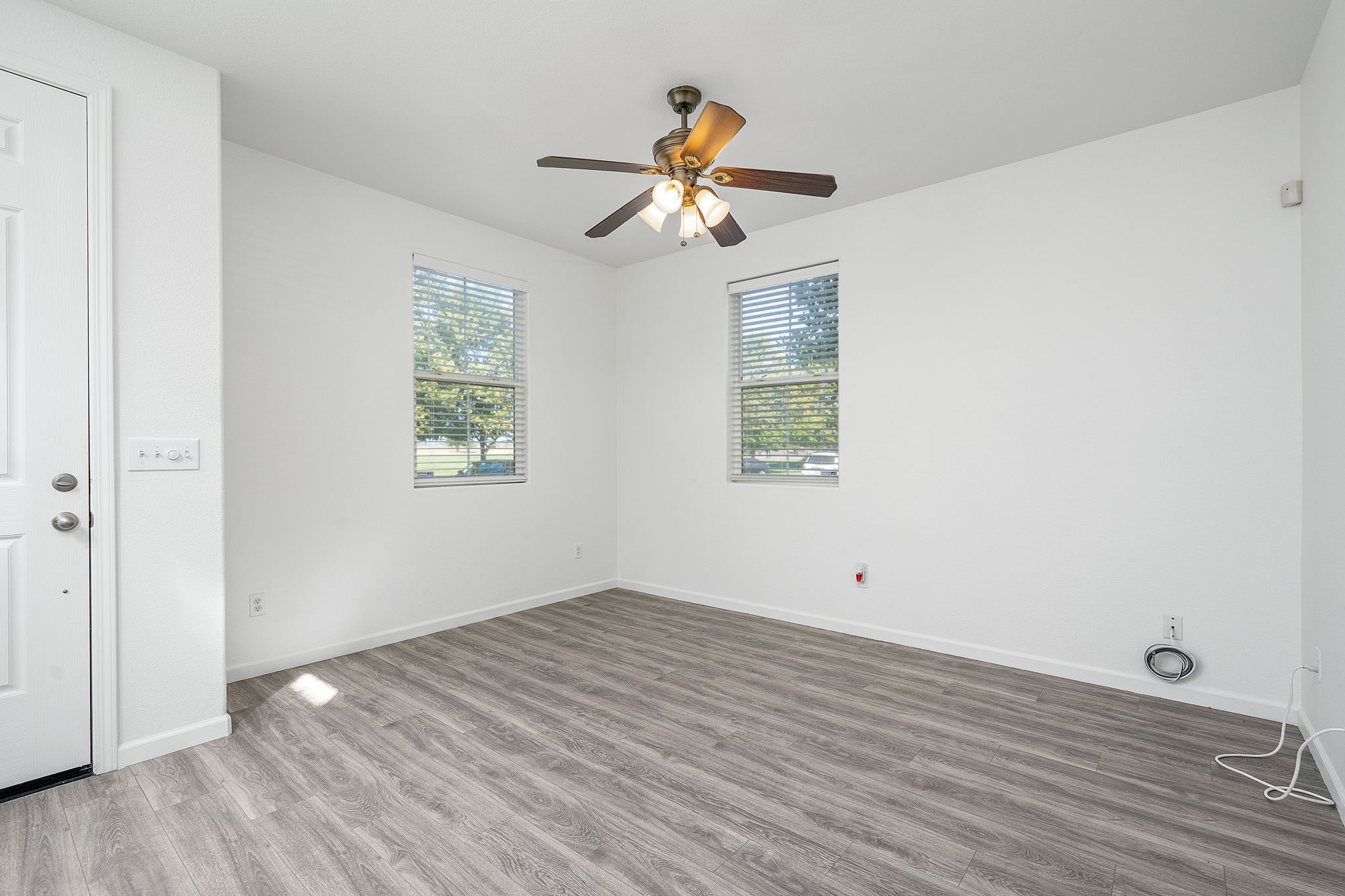 3020 Tice Creek Way, Sacramento, CA 95833, USA Photo 4