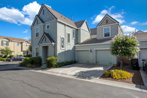 3020 Tice Creek Way, Sacramento, CA 95833, USA Photo 2