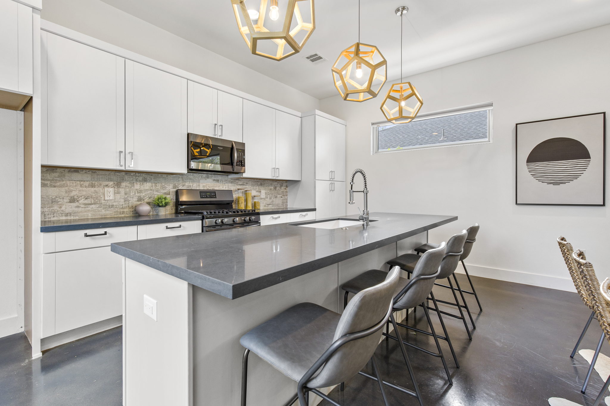 105 W 55th 1/2 St, Austin, TX 78751, USA Photo 11