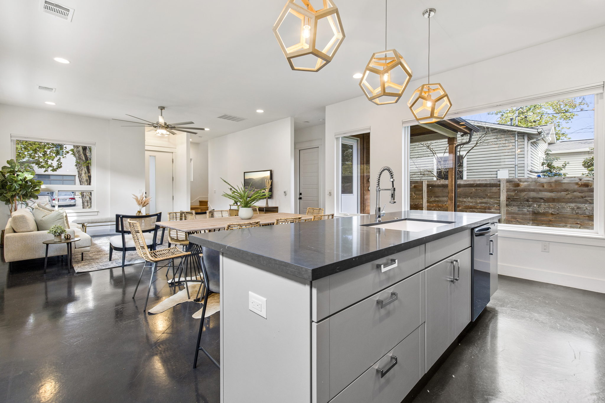 105 W 55th 1/2 St, Austin, TX 78751, USA Photo 9