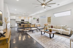 105 W 55th 1/2 St, Austin, TX 78751, USA Photo 5