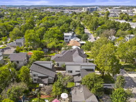 105 W 55th 1/2 St, Austin, TX 78751, USA Photo 29