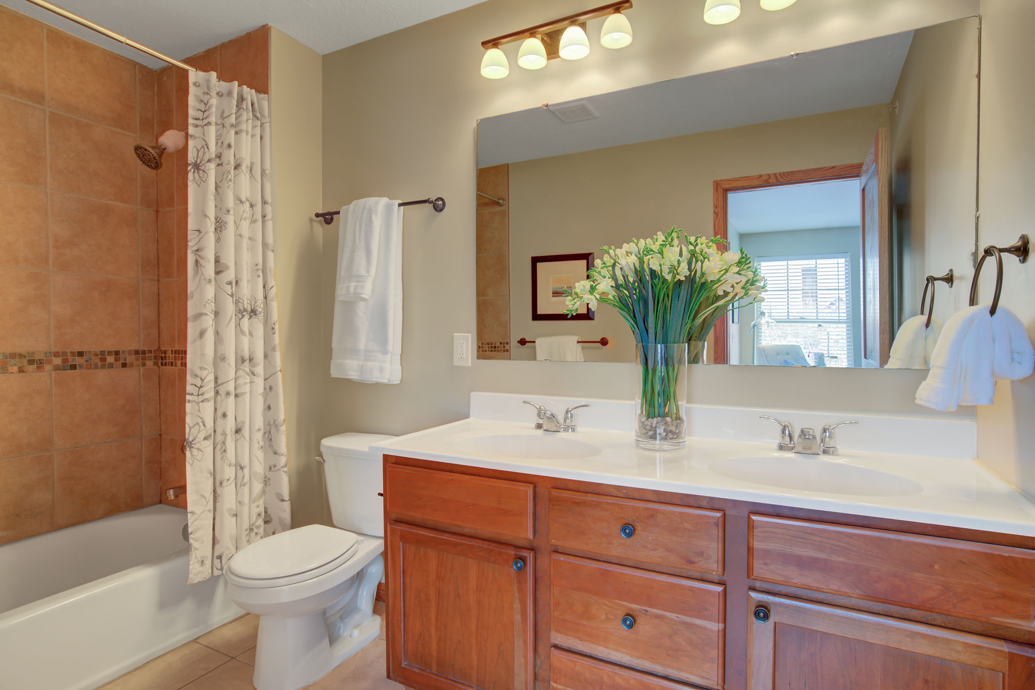 19 W 38th St #302, Minneapolis, MN 55409, US Photo 24