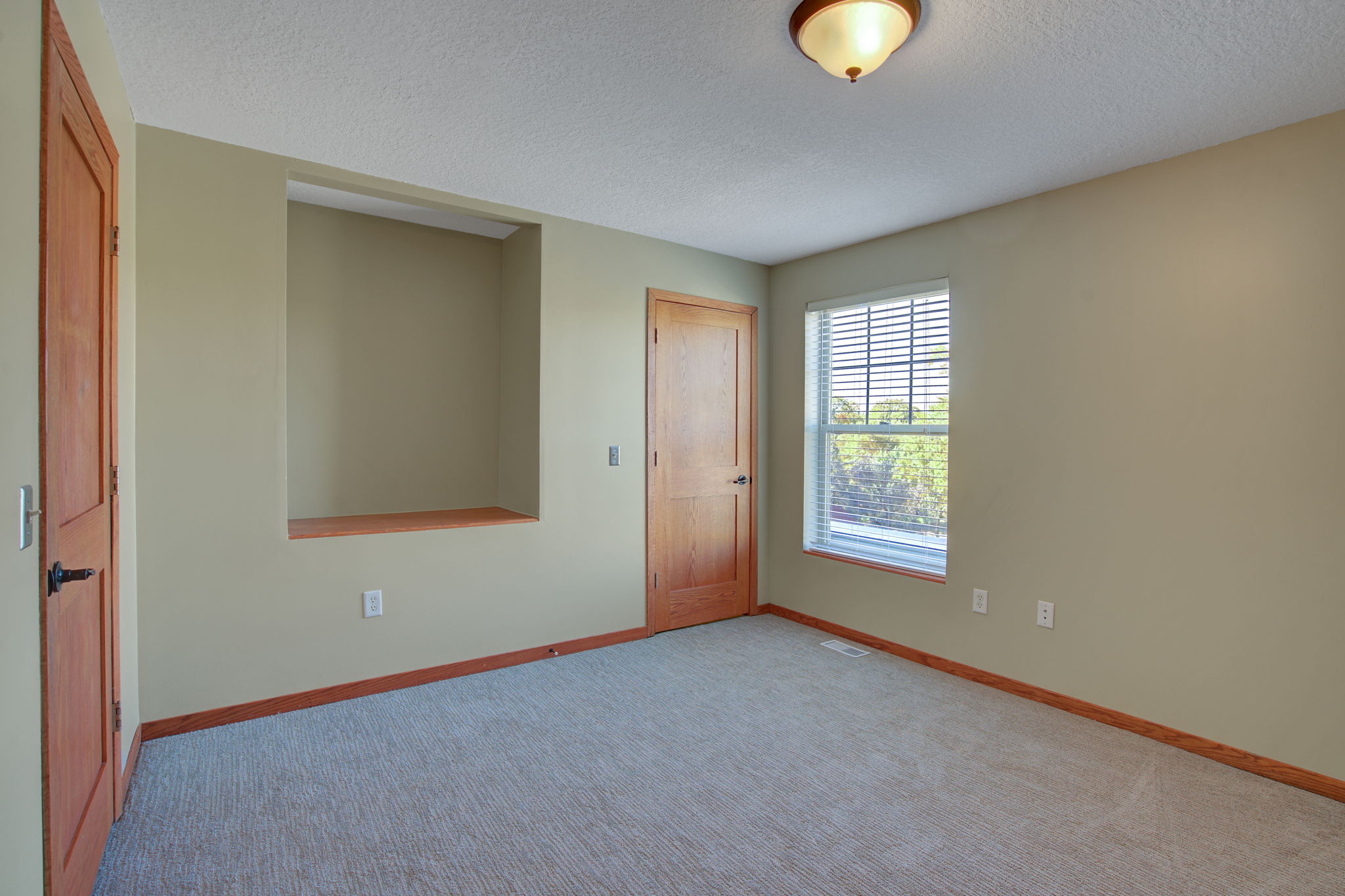 19 W 38th St #302, Minneapolis, MN 55409, US Photo 45