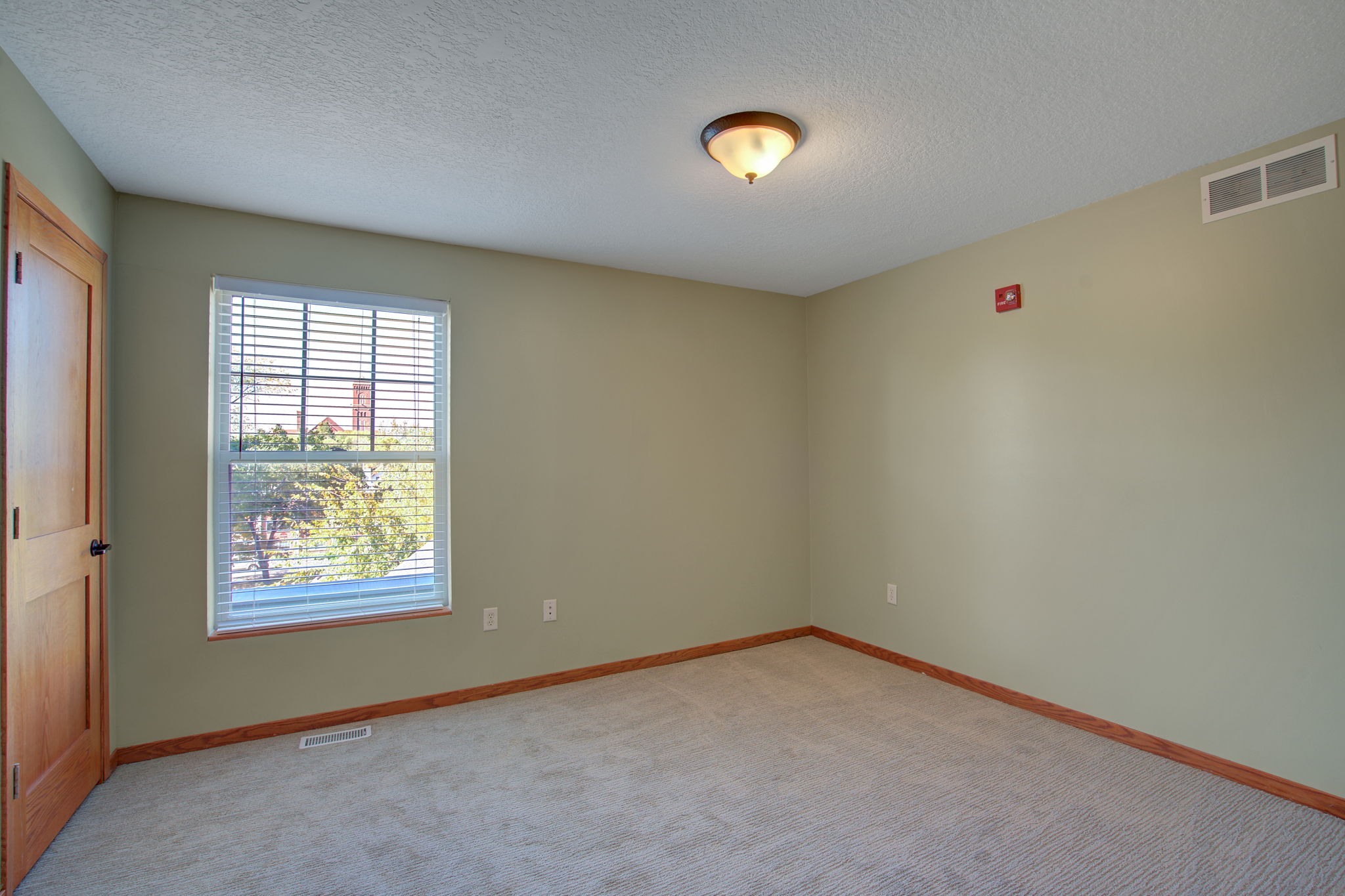 19 W 38th St #302, Minneapolis, MN 55409, US Photo 44