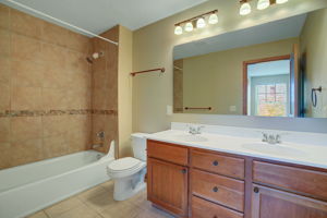 19 W 38th St #302, Minneapolis, MN 55409, US Photo 51