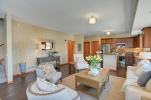 19 W 38th St #302, Minneapolis, MN 55409, US Photo 10