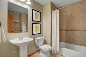 19 W 38th St #302, Minneapolis, MN 55409, US Photo 19
