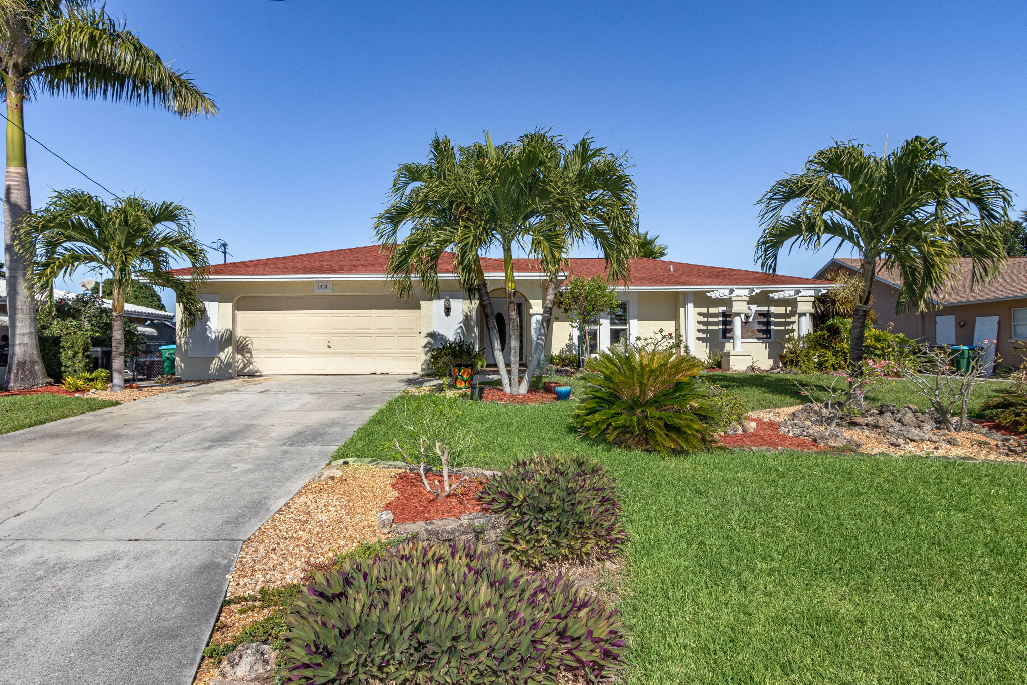 1421 SE 23rd Terrace, Cape Coral, FL 33990 VisualPRO Photography