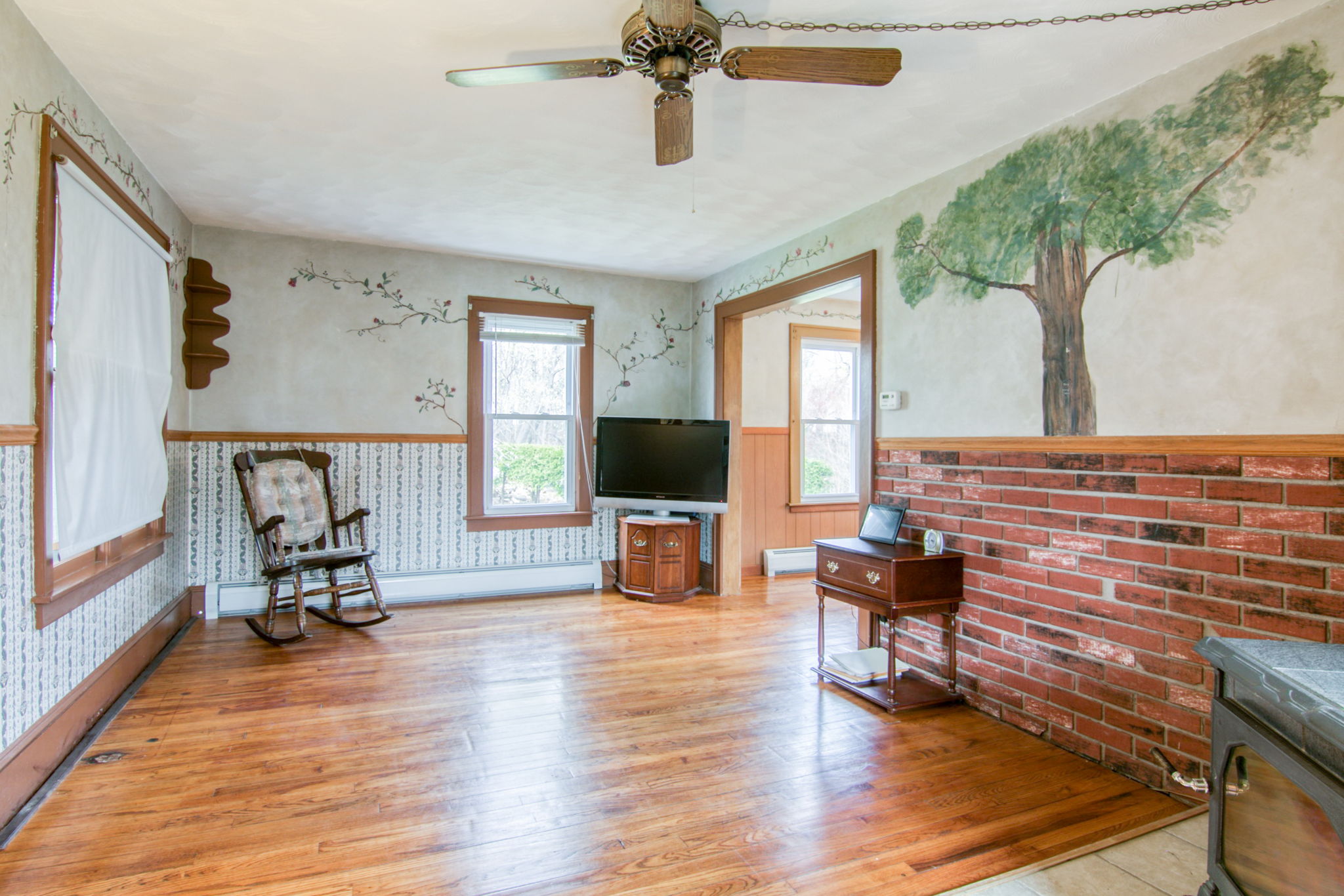 19 Fairview St, Westfield, MA 01085 Seven Roads Media