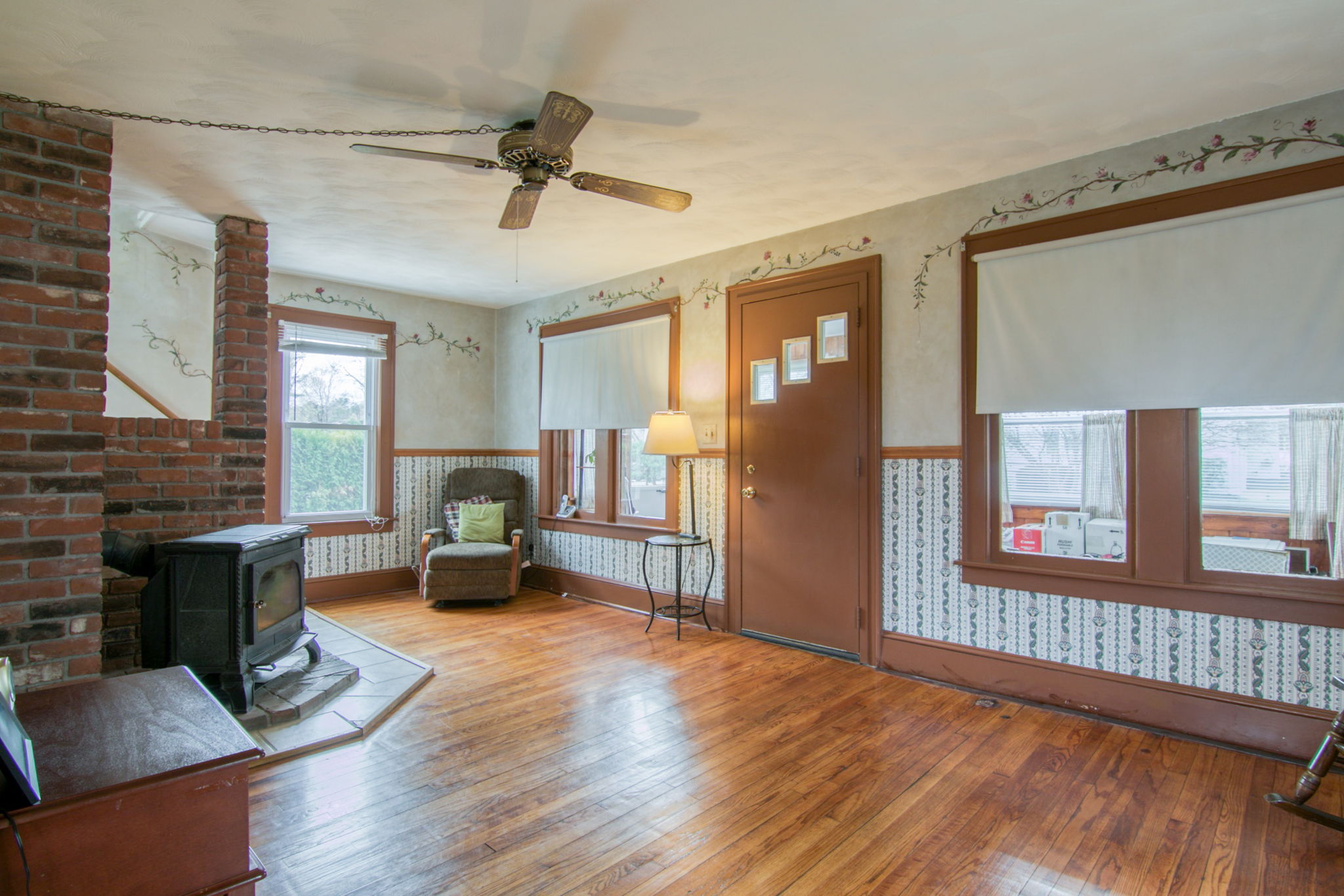 19 Fairview St, Westfield, MA 01085 Seven Roads Media