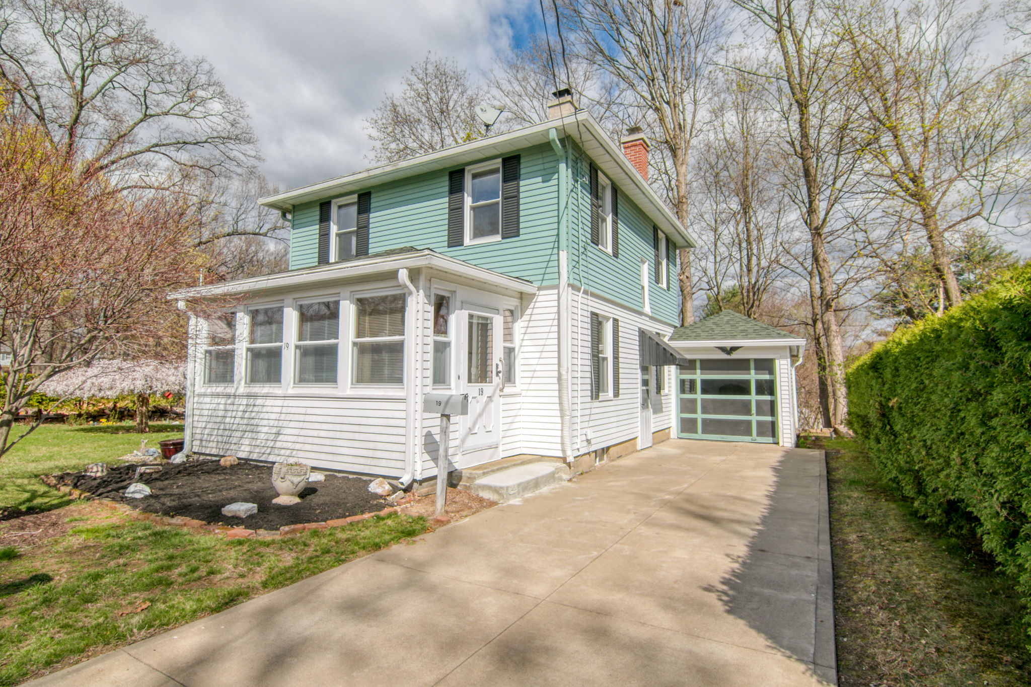 19 Fairview St, Westfield, MA 01085 Seven Roads Media