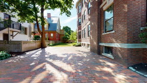 58 Neal St Unit 1, Portland, ME 04102, US Photo 4