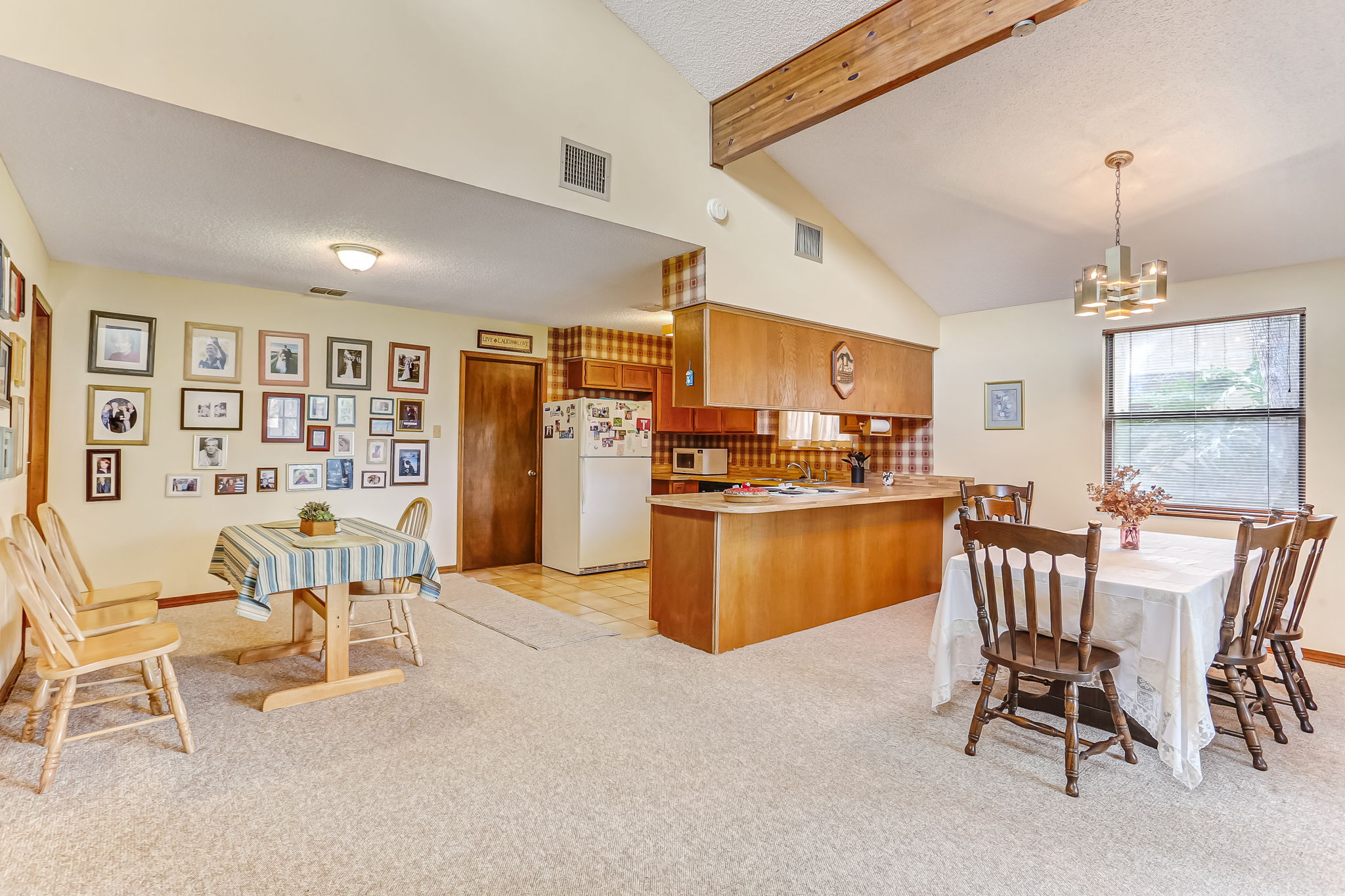 2 Dining Areas