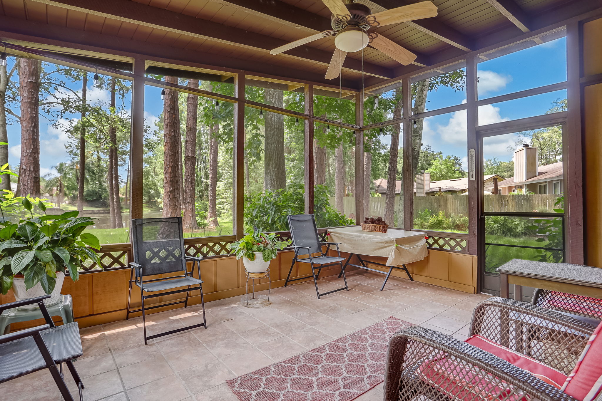 Screened-in Porch