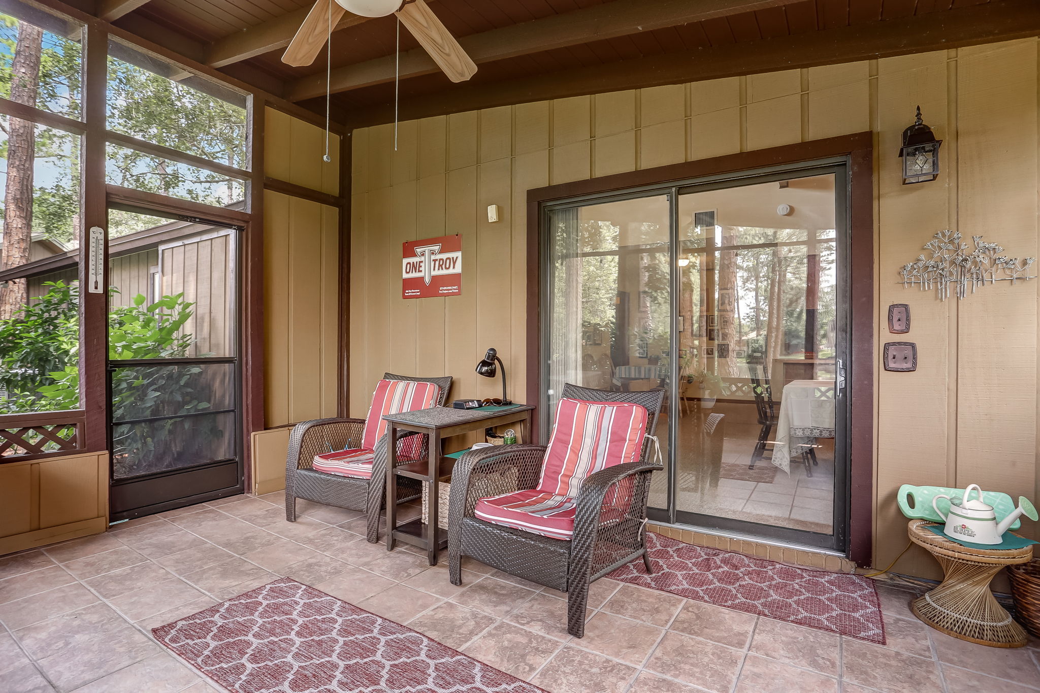 Screened-in Porch