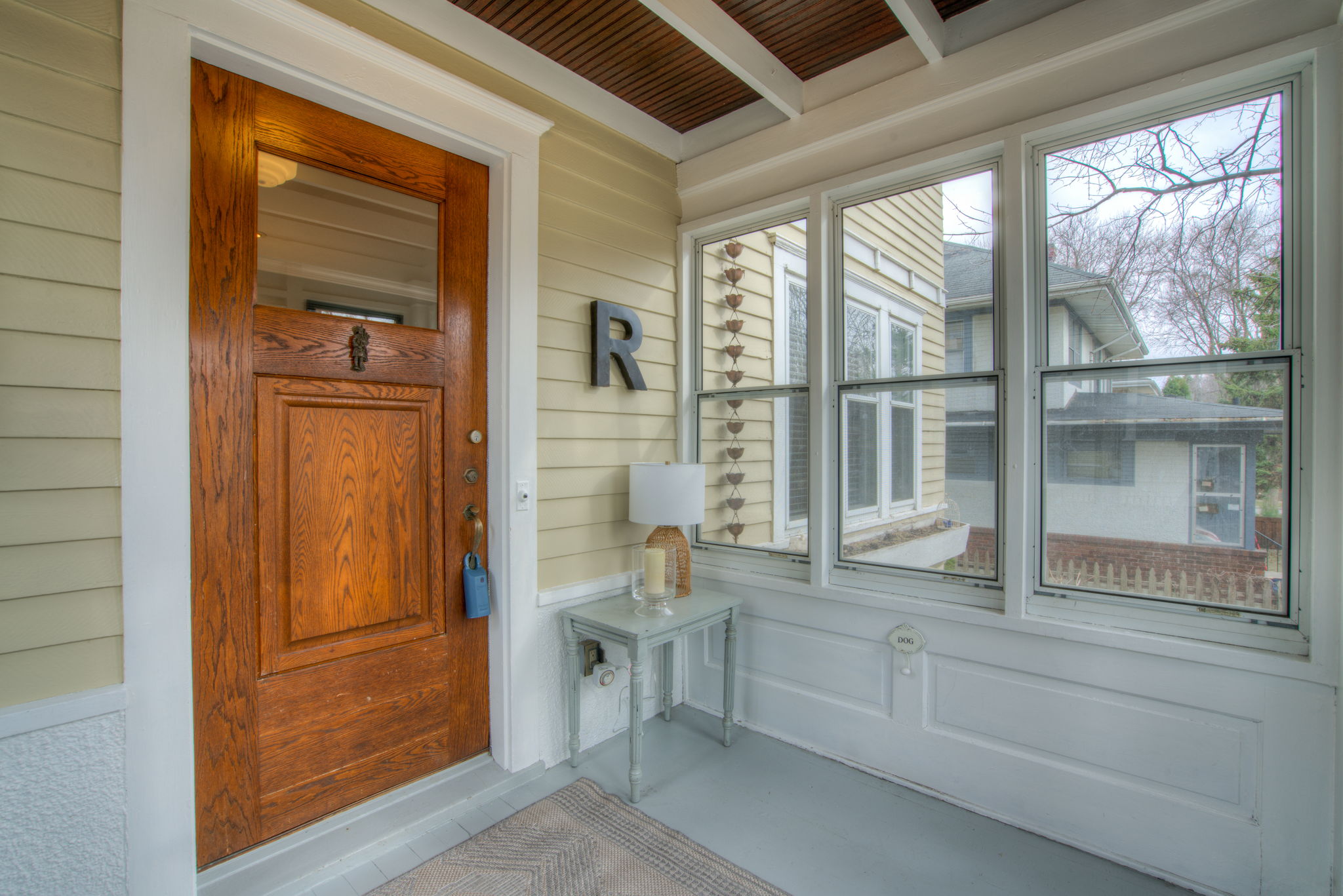 Front Porch/Entrance